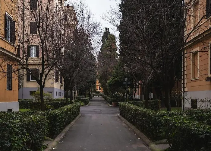 New Near Piazza Del Popolo *